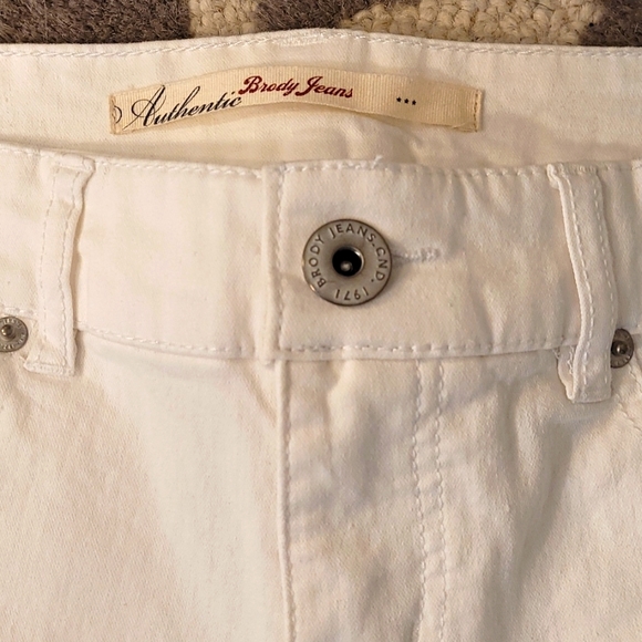 Brody Jeans - White Capri Jeans 💙 SALE! - Picture 4 of 10